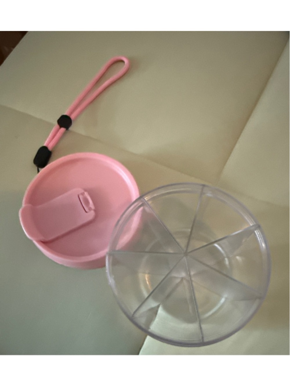 Sectioned Cup - Picture 2 of 3